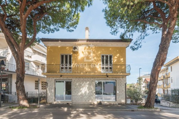 appartamento in vendita a Riccione in zona Marano