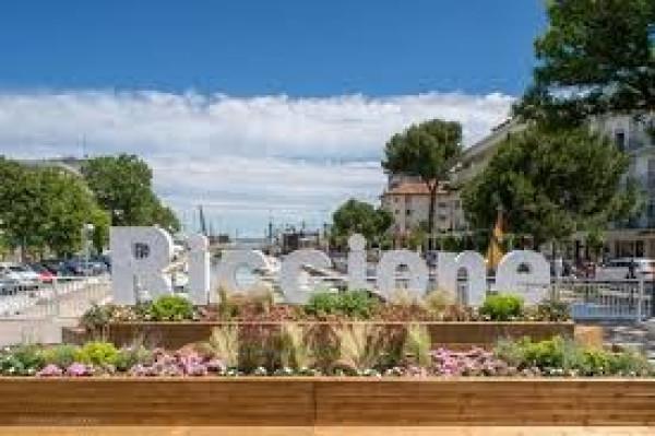 locale di sgombero in vendita a Riccione in zona Alba