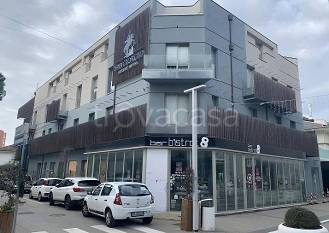 negozio in vendita a Riccione