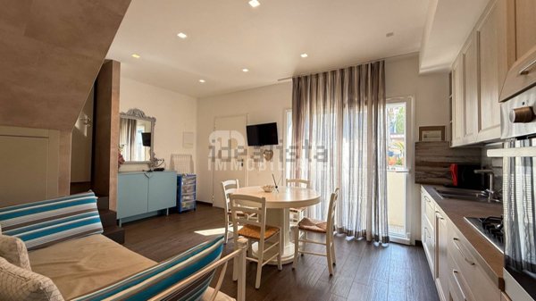 casa indipendente in vendita a Riccione