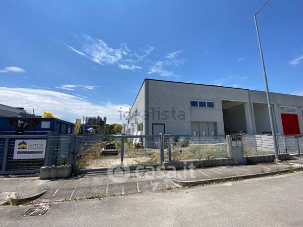 capannone in vendita a Riccione in zona San Lorenzo