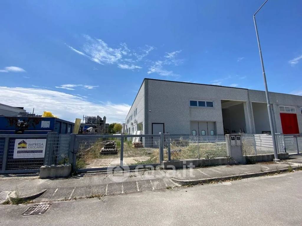 capannone in vendita a Riccione in zona San Lorenzo
