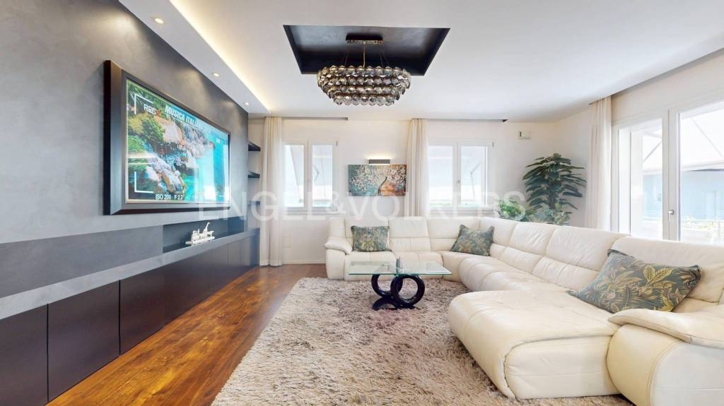 casa indipendente in vendita a Riccione in zona Alba