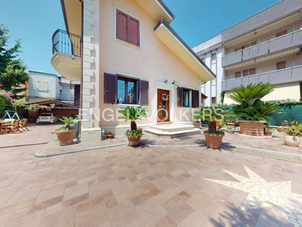 casa indipendente in vendita a Riccione
