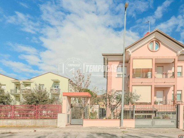 appartamento in vendita a Riccione in zona San Lorenzo