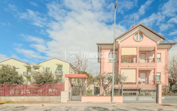 appartamento in vendita a Riccione in zona San Lorenzo