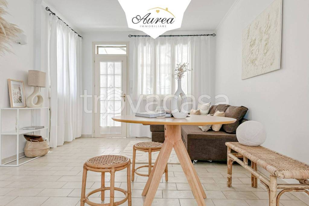 casa indipendente in vendita a Riccione