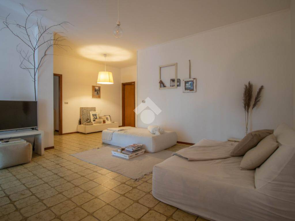 appartamento in vendita a Riccione in zona Alba