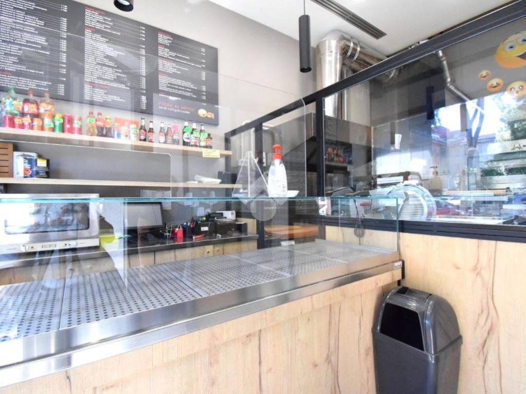 negozio in vendita a Riccione