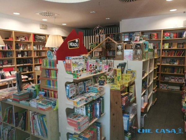 locale commerciale in vendita a Riccione in zona Alba