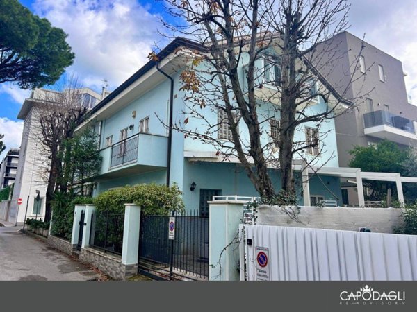 casa indipendente in vendita a Riccione