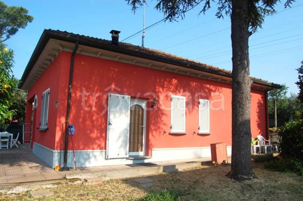 casa indipendente in vendita a Riccione