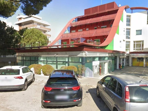 ufficio in vendita a Riccione in zona Alba