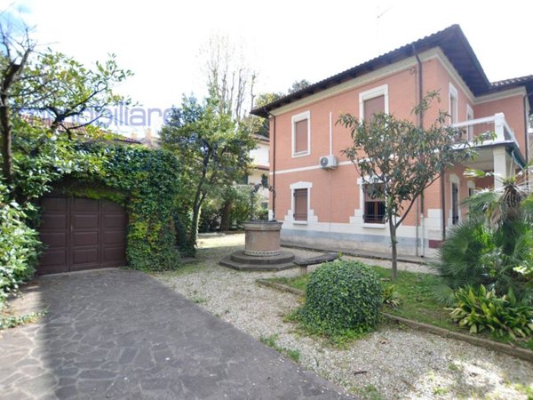 casa indipendente in vendita a Riccione