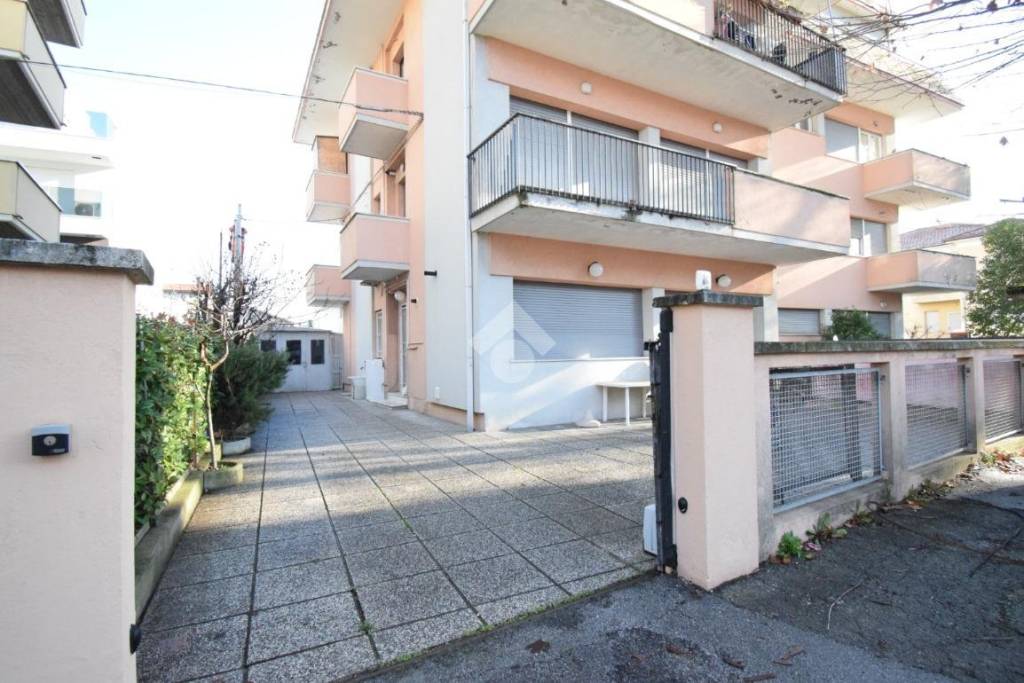 appartamento in vendita a Riccione in zona Alba