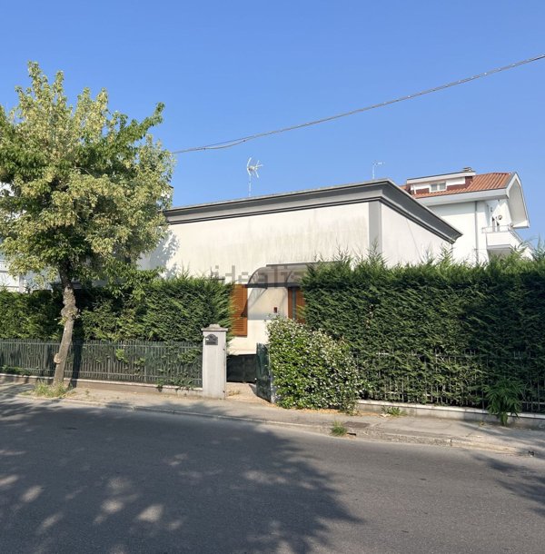 casa indipendente in vendita a Riccione in zona San Lorenzo