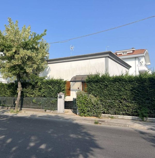 casa indipendente in vendita a Riccione in zona San Lorenzo