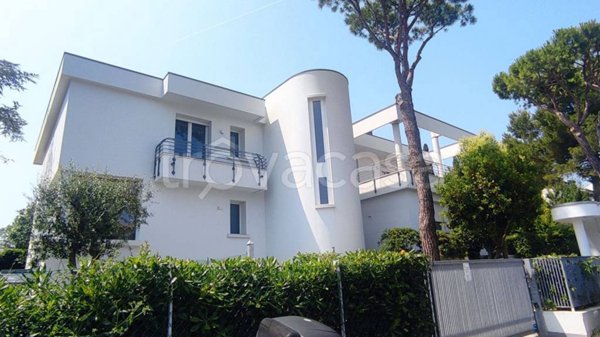 casa indipendente in vendita a Riccione