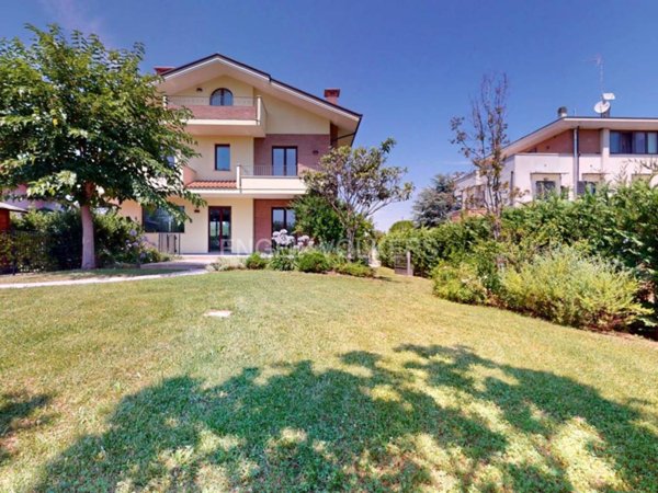 casa indipendente in vendita a Riccione