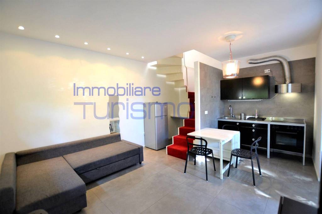 casa indipendente in vendita a Riccione