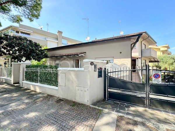 casa indipendente in vendita a Riccione in zona Centro Storico