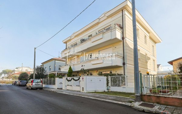 appartamento in vendita a Riccione in zona Alba