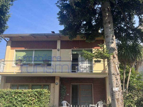 casa indipendente in vendita a Riccione