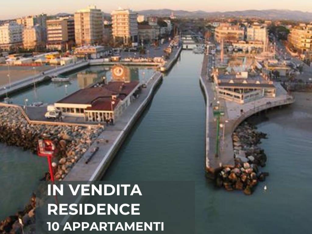 intera palazzina in vendita a Riccione in zona Marano