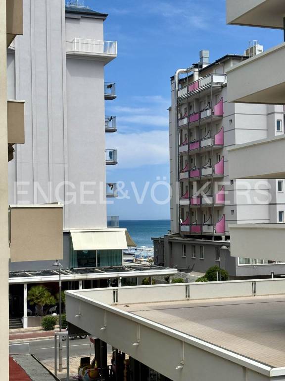 appartamento in vendita a Riccione in zona Alba