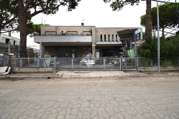 capannone in vendita a Riccione