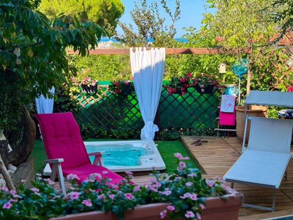 casa indipendente in vendita a Riccione