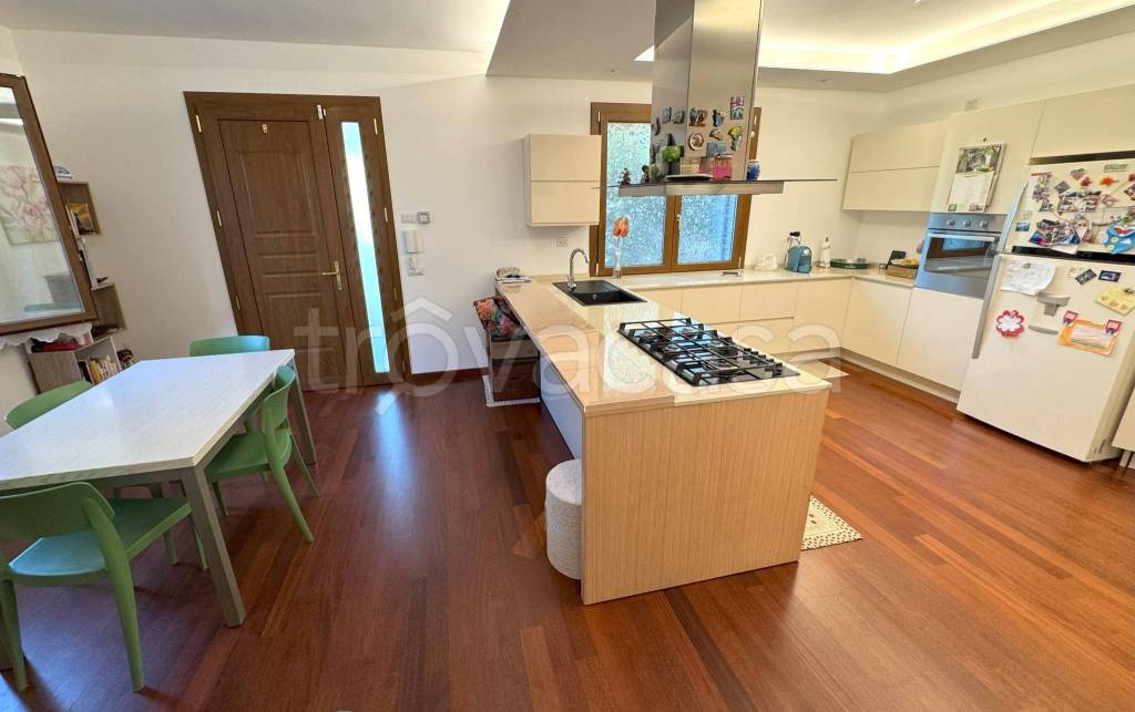 casa indipendente in vendita a Riccione in zona San Lorenzo