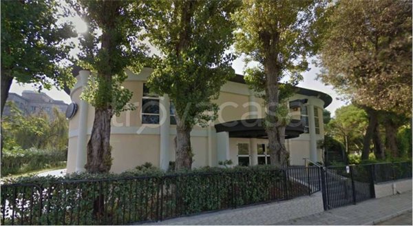 negozio in vendita a Riccione in zona Marano