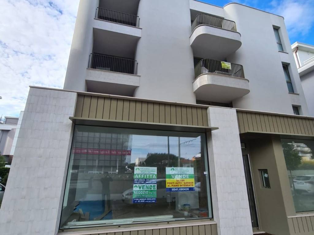 negozio in vendita a Riccione