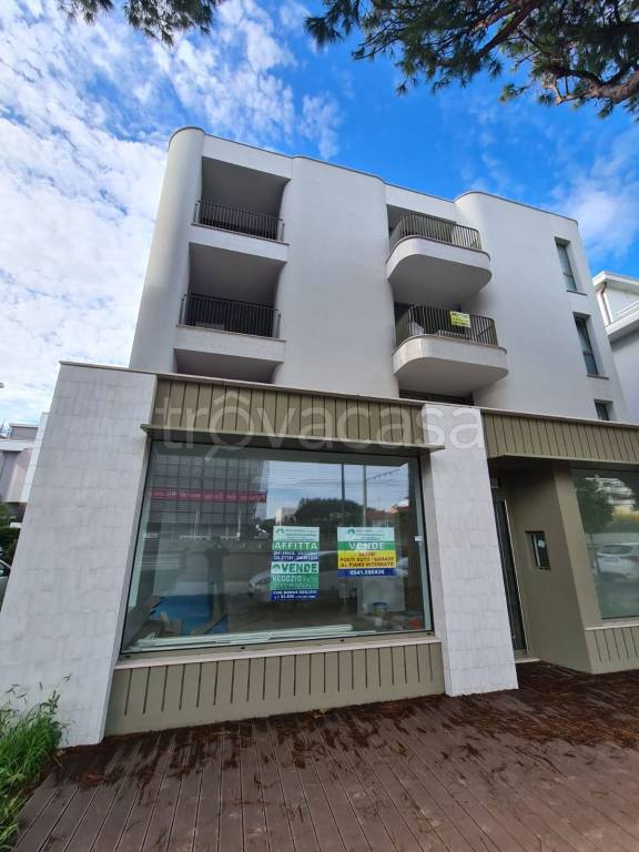 negozio in vendita a Riccione