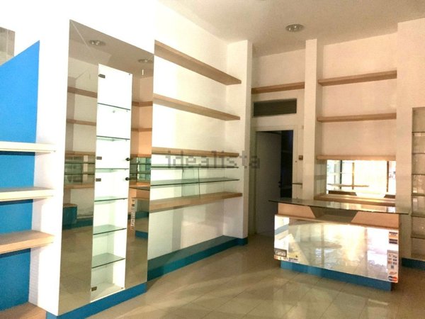negozio in vendita a Riccione