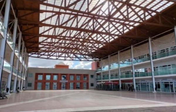 locale commerciale in vendita a Riccione