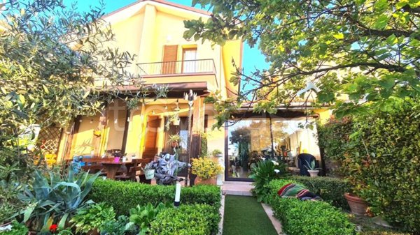 casa indipendente in vendita a Riccione