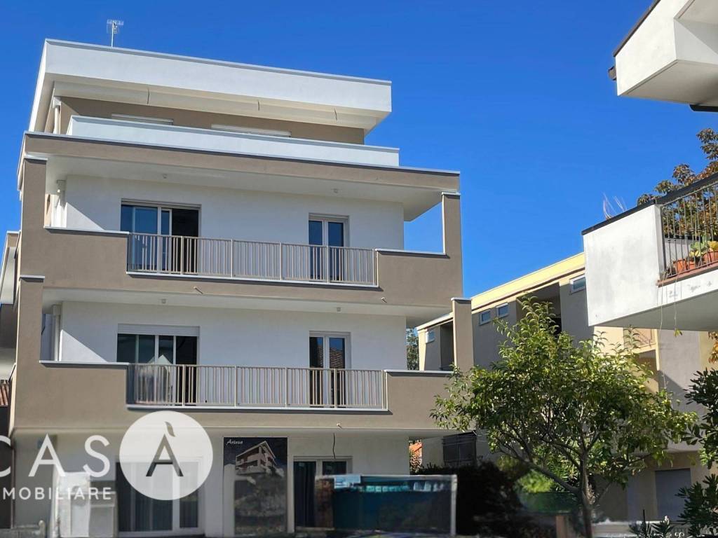 appartamento in vendita a Riccione in zona Alba