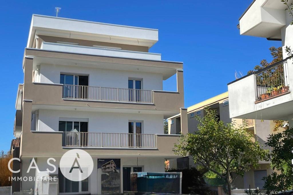 appartamento in vendita a Riccione in zona Alba