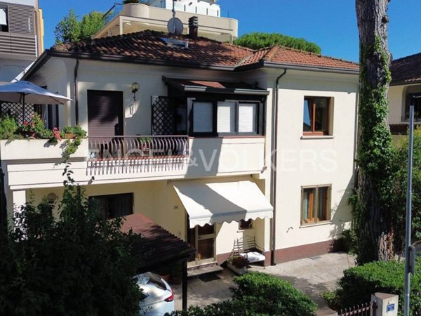 casa indipendente in vendita a Riccione