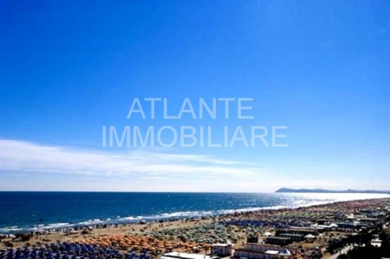 villa in vendita a Riccione in zona Alba
