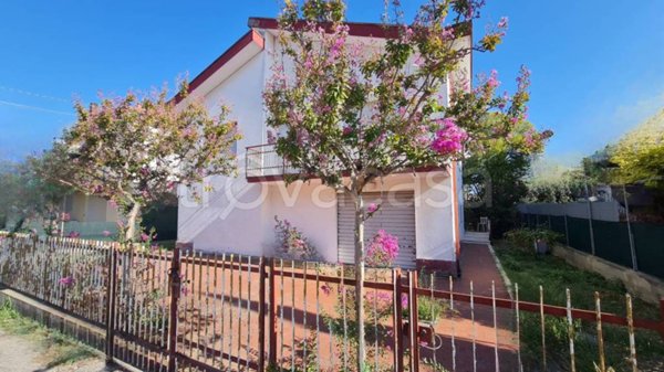 casa indipendente in vendita a Riccione