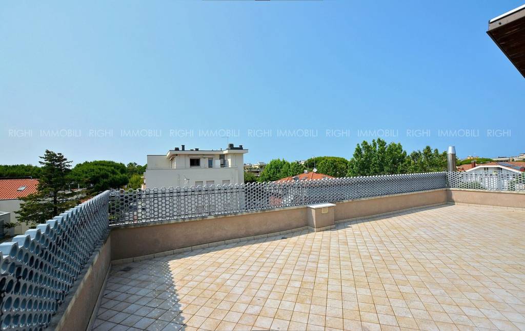 appartamento in vendita a Riccione in zona Alba