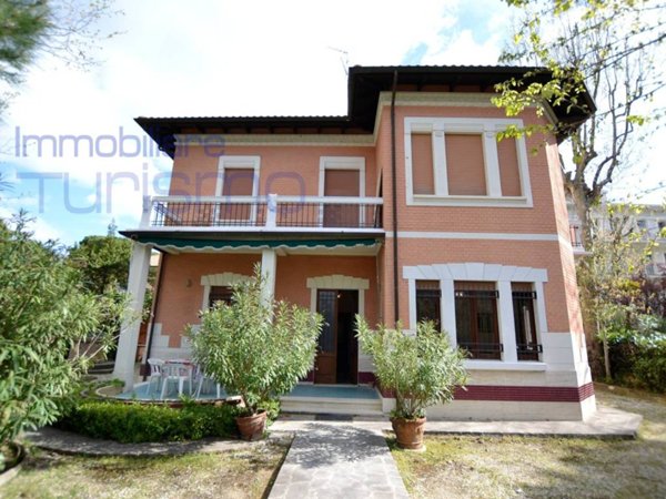 casa indipendente in vendita a Riccione