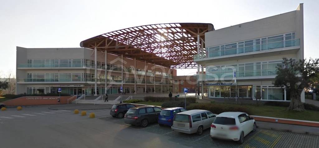 negozio in vendita a Riccione