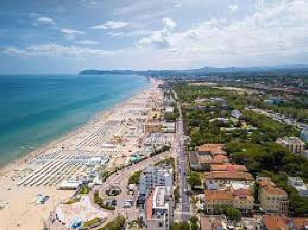 casa indipendente in vendita a Riccione in zona Alba