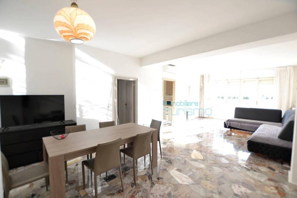 appartamento in vendita a Riccione in zona Centro Storico