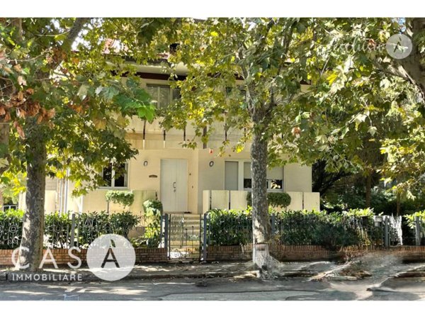 casa indipendente in vendita a Riccione in zona Alba