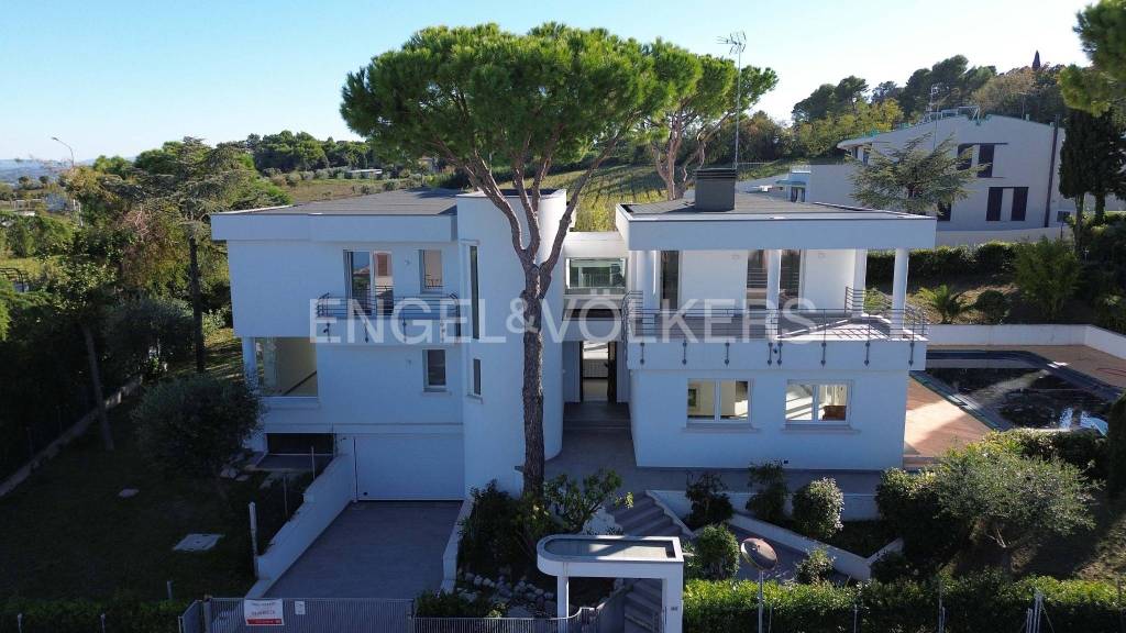 casa indipendente in vendita a Riccione in zona Marano